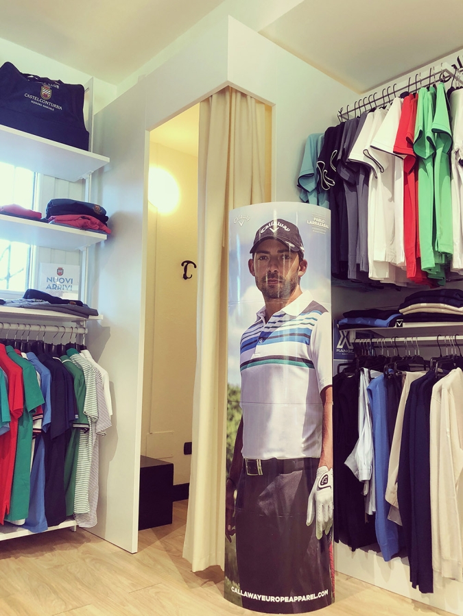 arredamento negozio abbigliamento sportivo golf club castelconturbia pro shop (17)